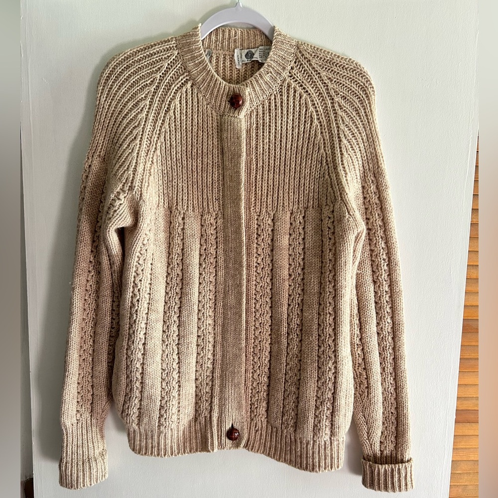 100% Wool Vintage 80s Chunky Knit Beige Cable Knit Sweater